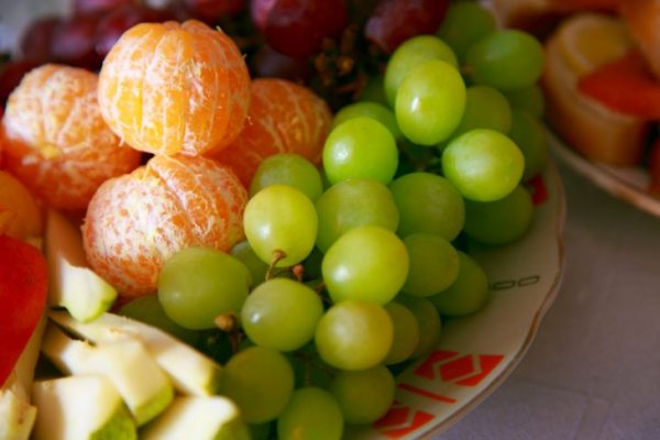 Диетолог объяснила, чем грозит избыток фруктозы 