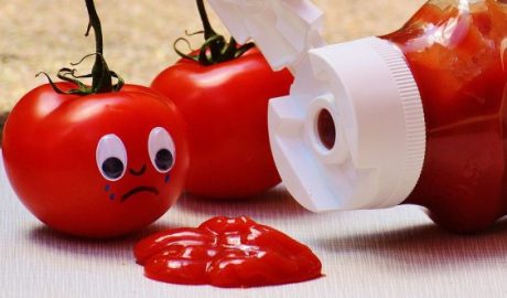 Як відіпрати кетчуп: 7 способів врятувати від плям будь-яку тканину