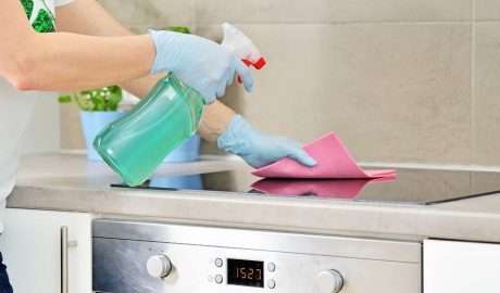 Як швидко навести чистоту на кухні: 9 лайфхаків для експрес-прибирання