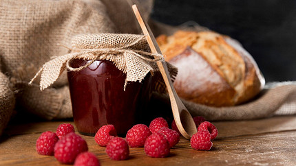 
                                    Рецепты заготовок из ягод и фруктов на зиму: 12 самых вкусных и популярных                                