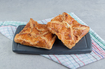 
                                    Простая выпечка на скорую руку: 10 вкусных рецептов к чаю                                